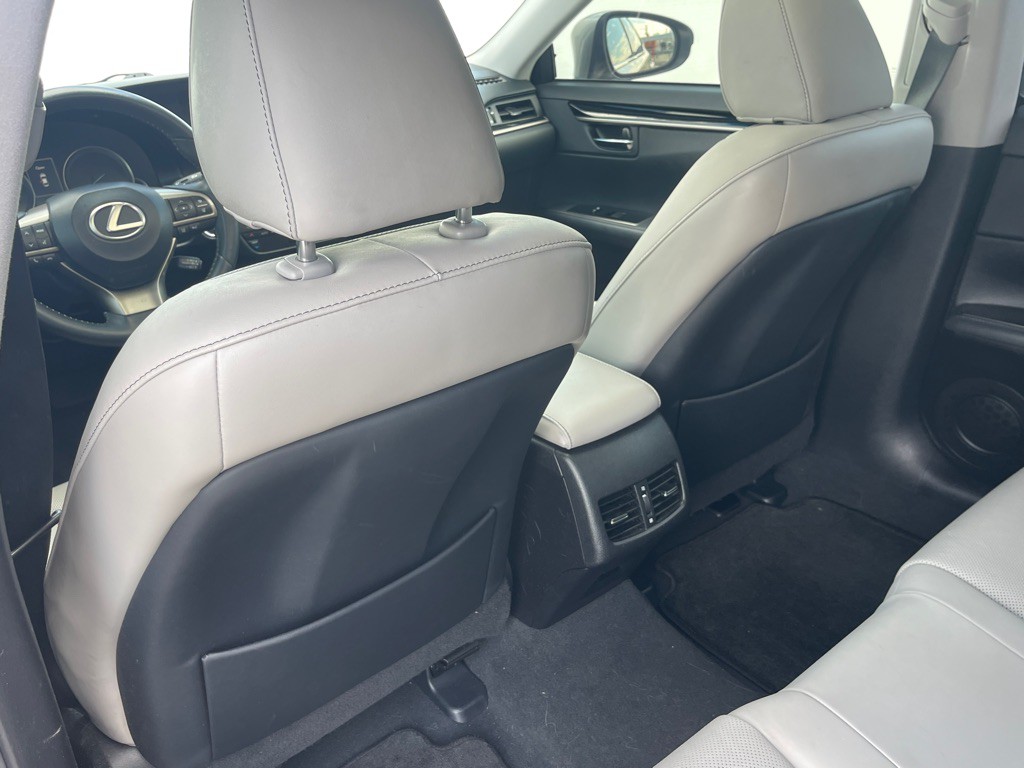 2017 Lexus ES Image 74