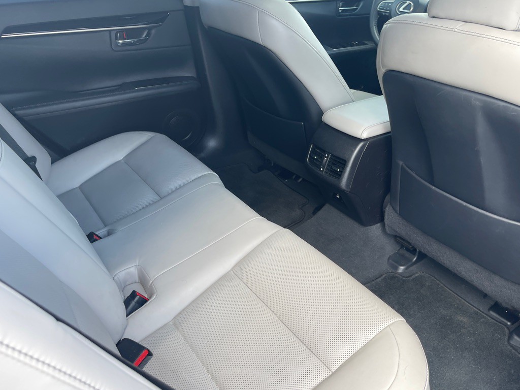 2017 Lexus ES Image 80