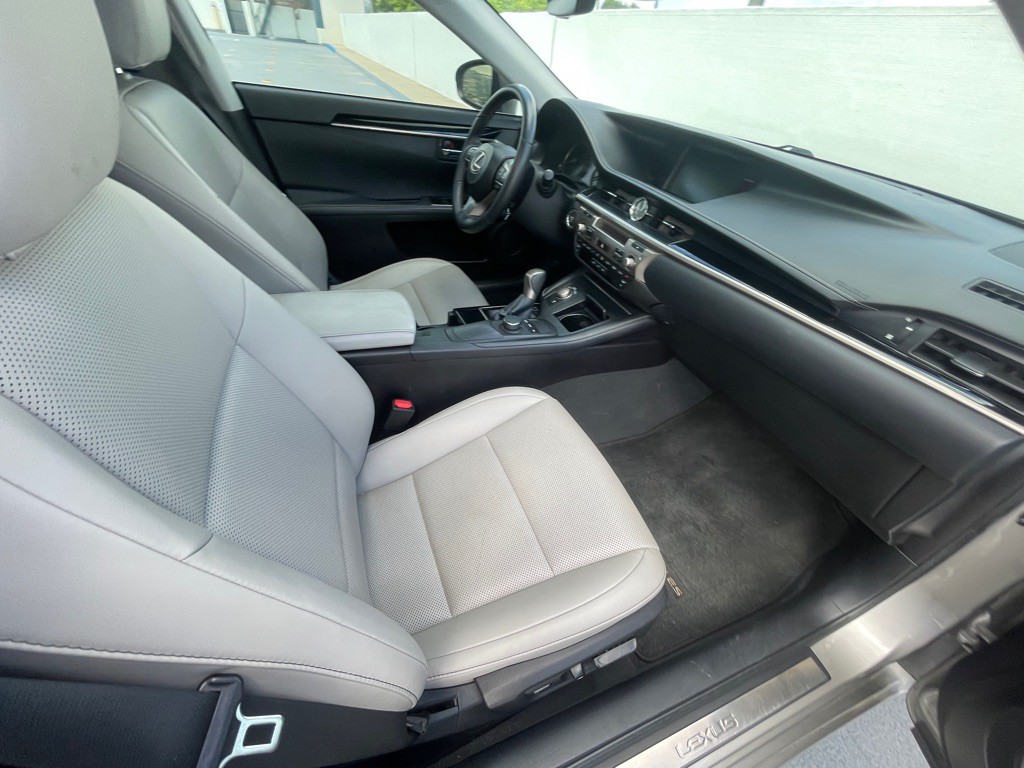2017 Lexus ES Image 87