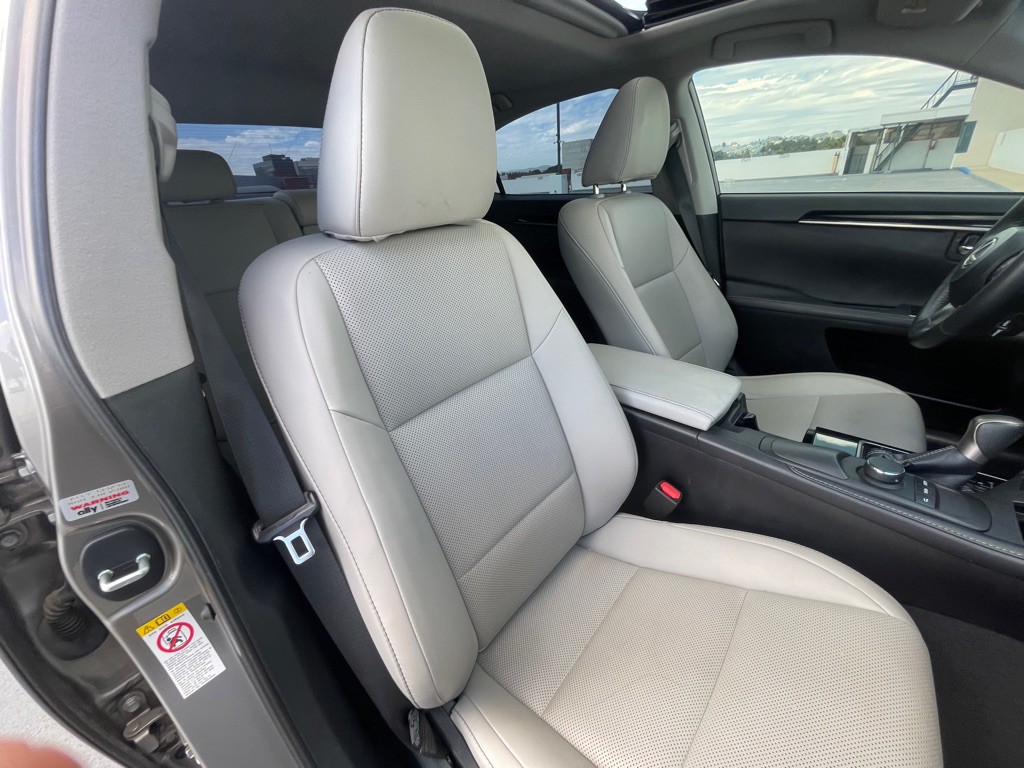 2017 Lexus ES Image 90