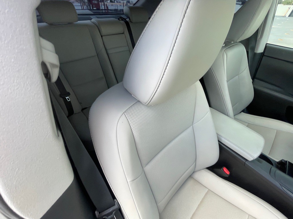 2017 Lexus ES Image 95