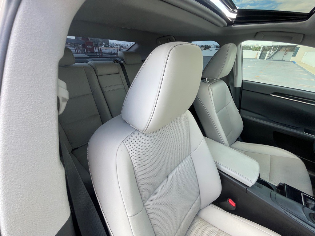 2017 Lexus ES Image 98