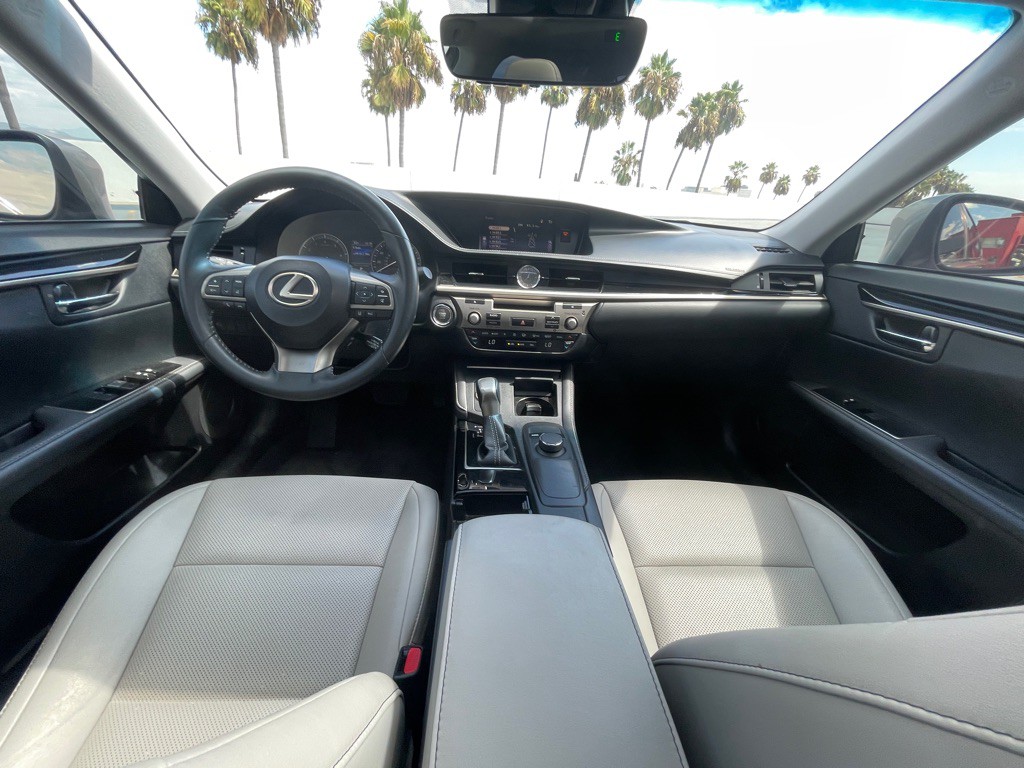 2017 Lexus ES Image 99