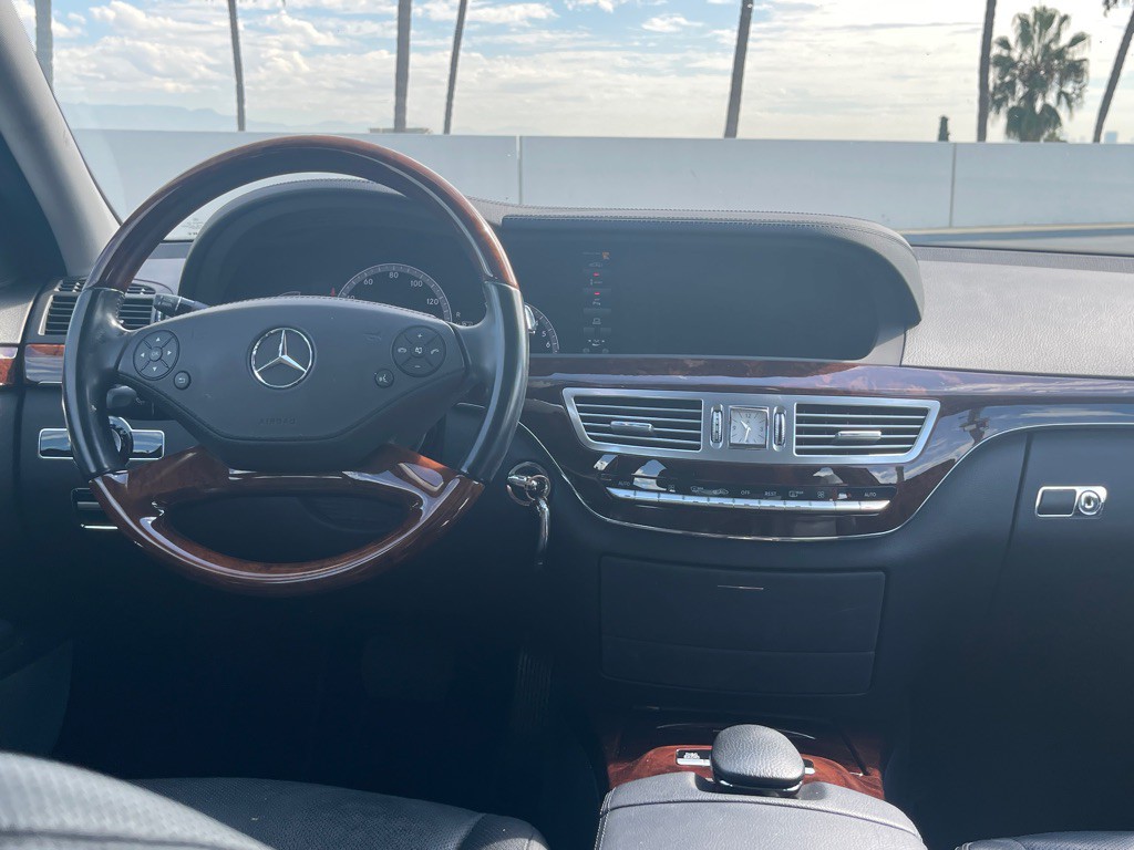2010 Mercedes-Benz S-Class Image 112
