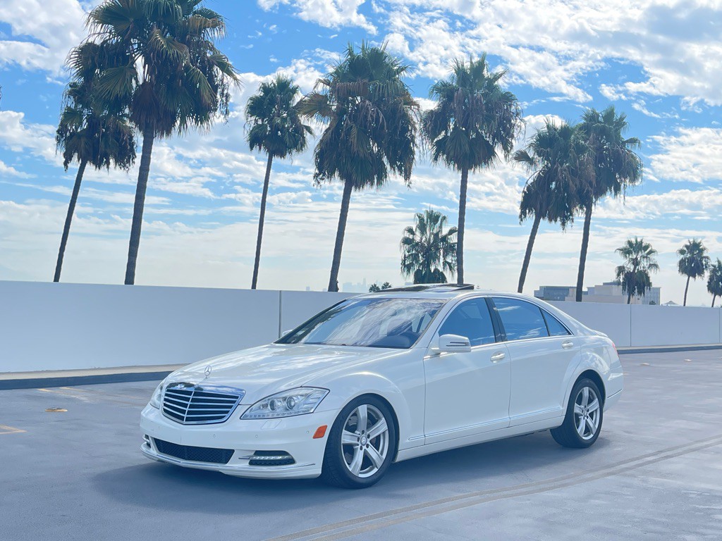 2010 Mercedes-Benz S-Class Image 3