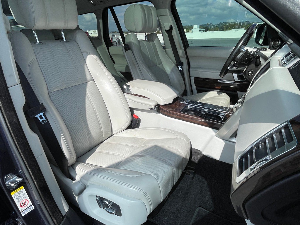 2016 Land Rover Range Rover Image 100