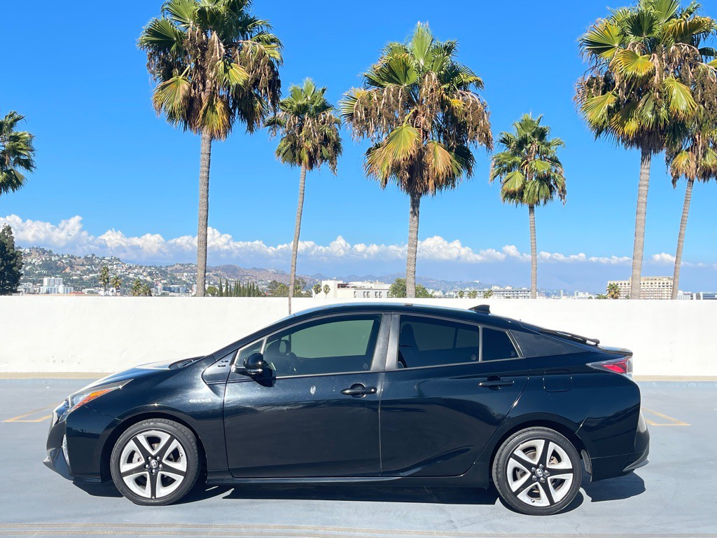 2016 Toyota Prius Image 4