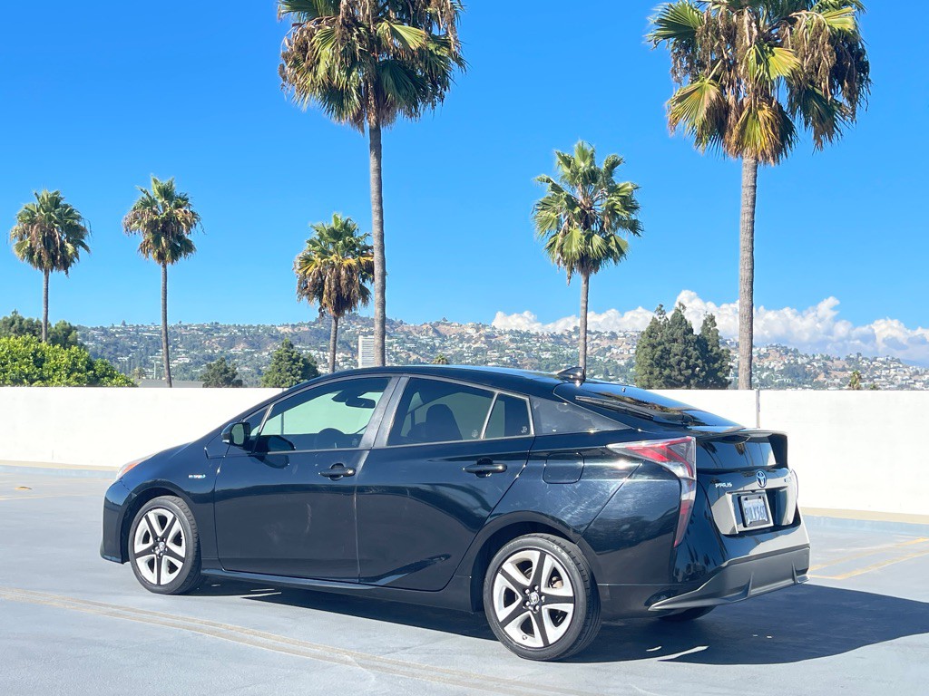 2016 Toyota Prius Image 14
