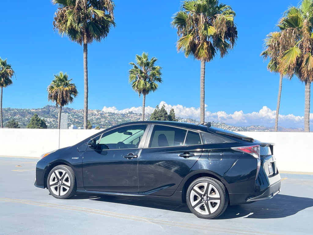 2016 Toyota Prius Image 15