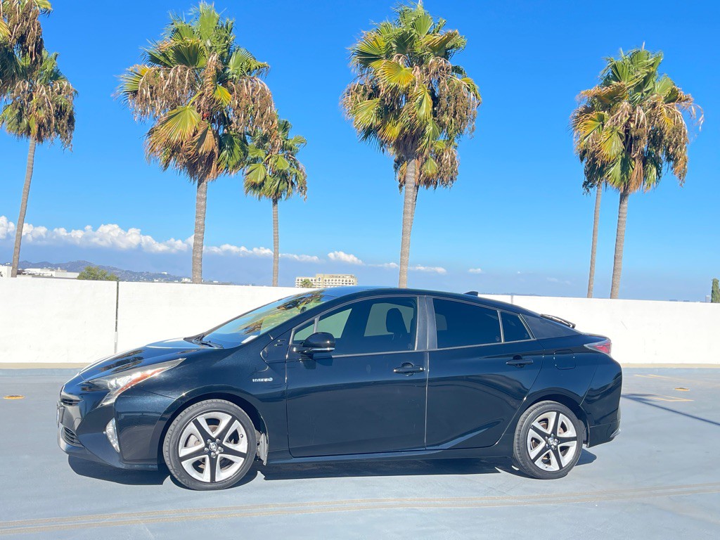 2016 Toyota Prius Image 18