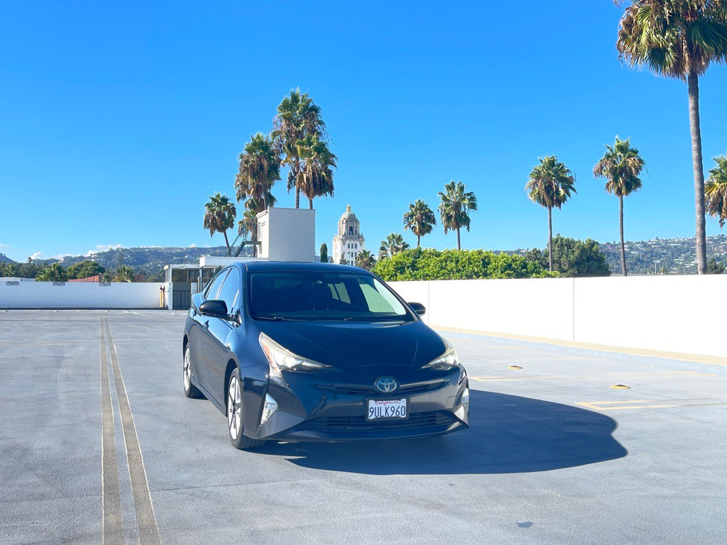 2016 Toyota Prius Image 30