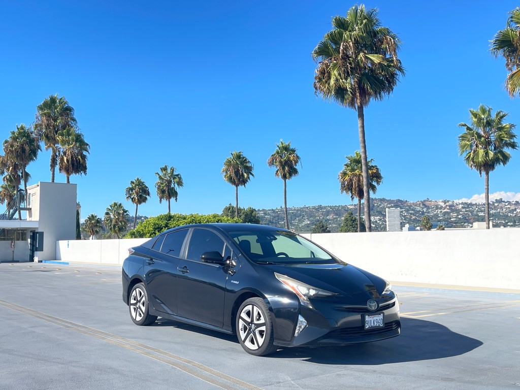 2016 Toyota Prius Image 32