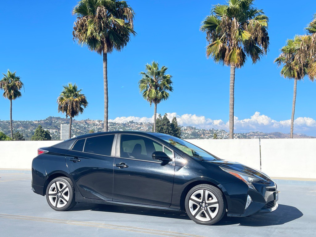 2016 Toyota Prius Image 35