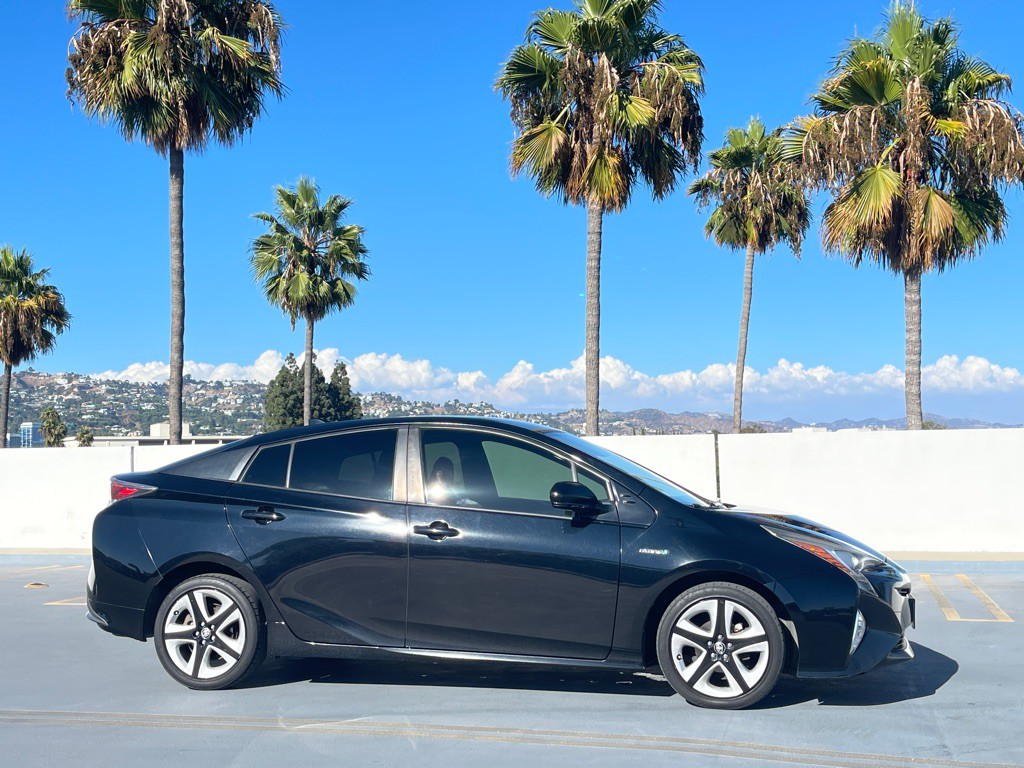2016 Toyota Prius Image 36