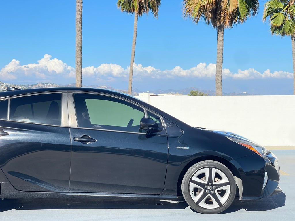 2016 Toyota Prius Image 37