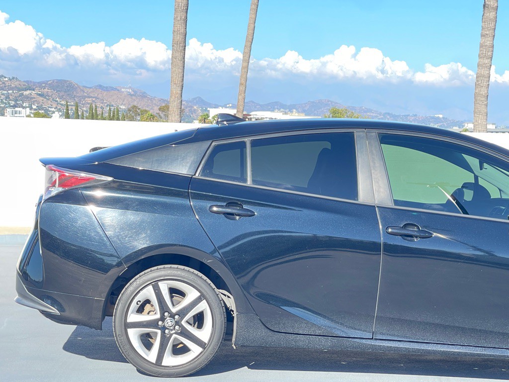 2016 Toyota Prius Image 39