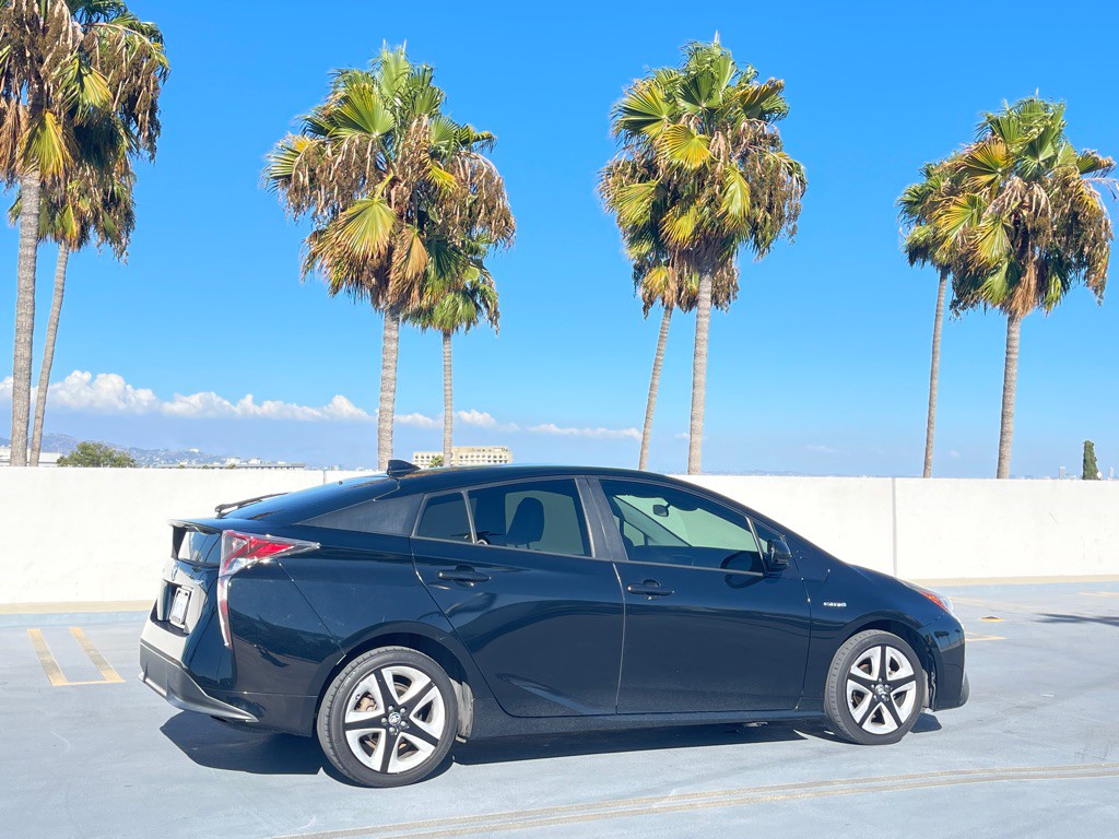 2016 Toyota Prius Image 41