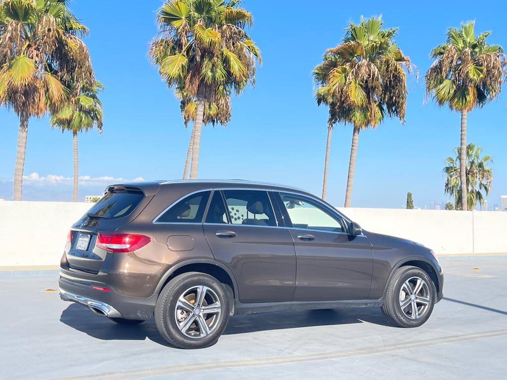 2016 Mercedes-Benz GLC-Class Image 40