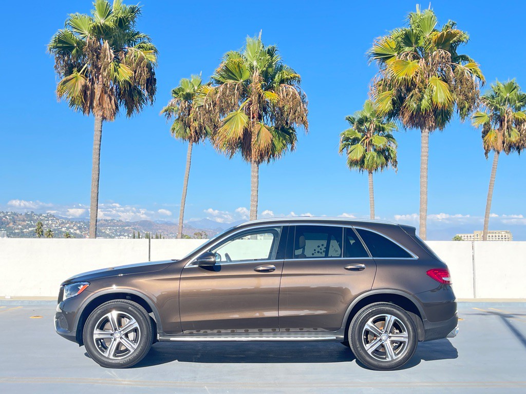 2016 Mercedes-Benz GLC-Class Image 2
