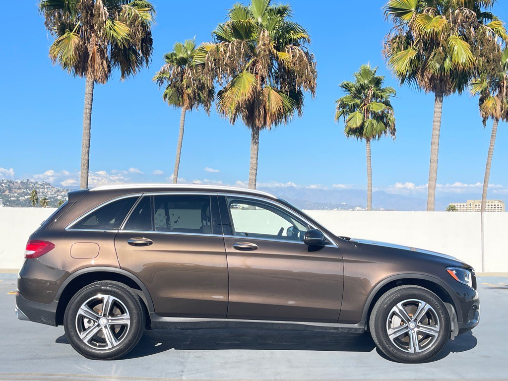 2016 Mercedes-Benz GLC-Class Image 3