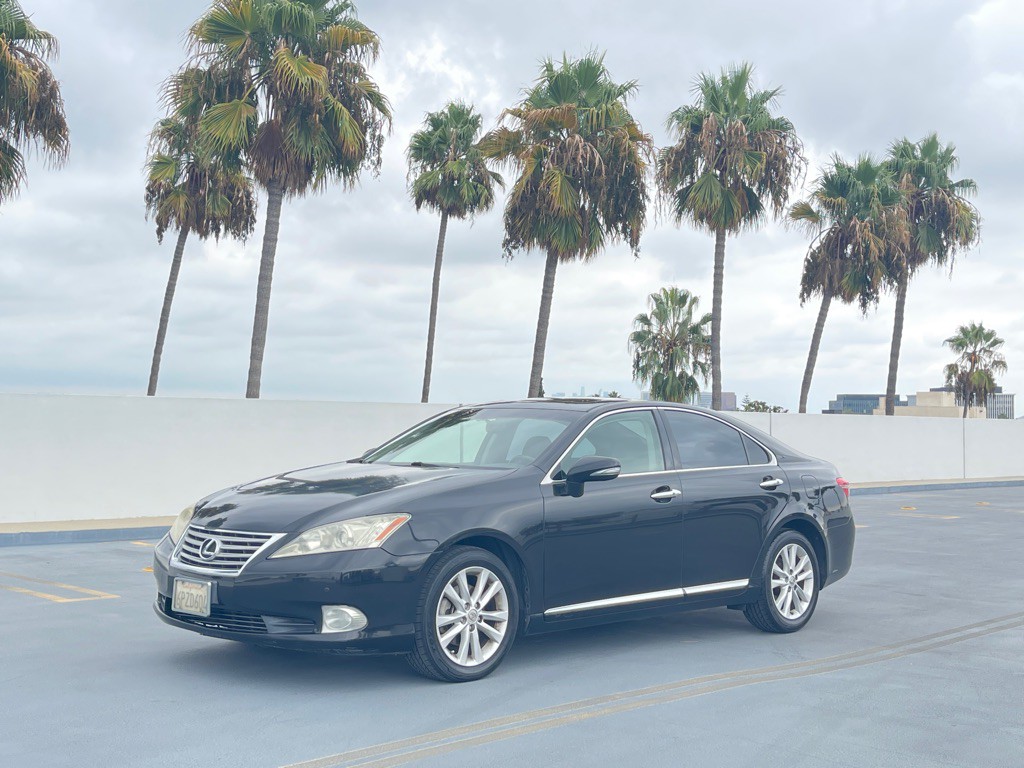 2011 Lexus ES Image 1