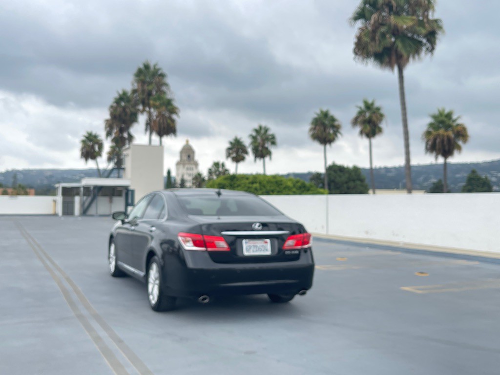 2011 Lexus ES Image 8