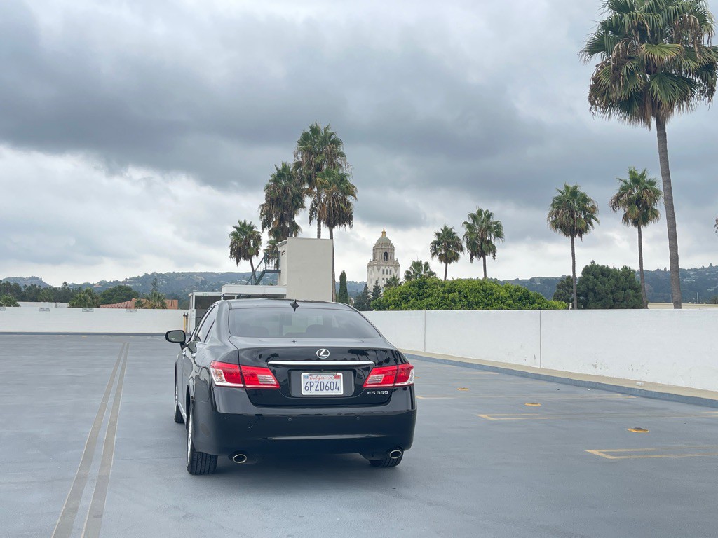 2011 Lexus ES Image 9