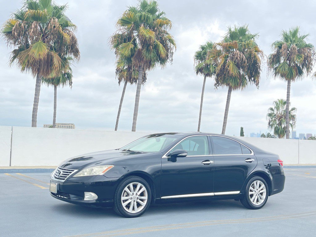 2011 Lexus ES Image 19