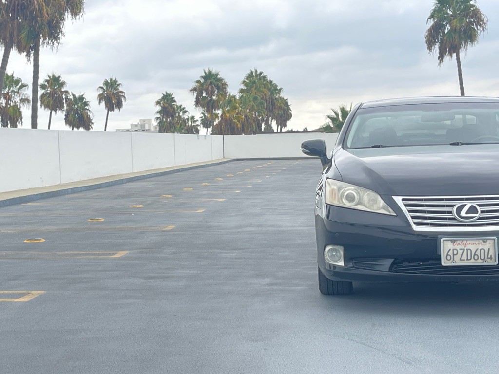2011 Lexus ES Image 24
