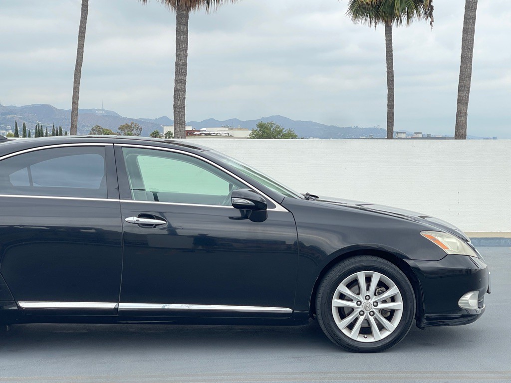 2011 Lexus ES Image 27