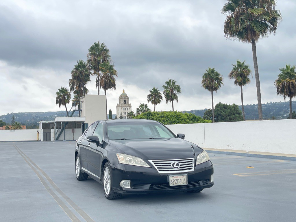 2011 Lexus ES Image 31