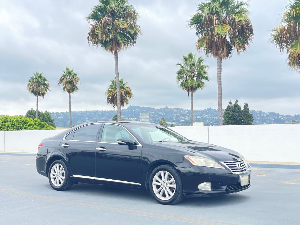 2011 Lexus ES Image 34