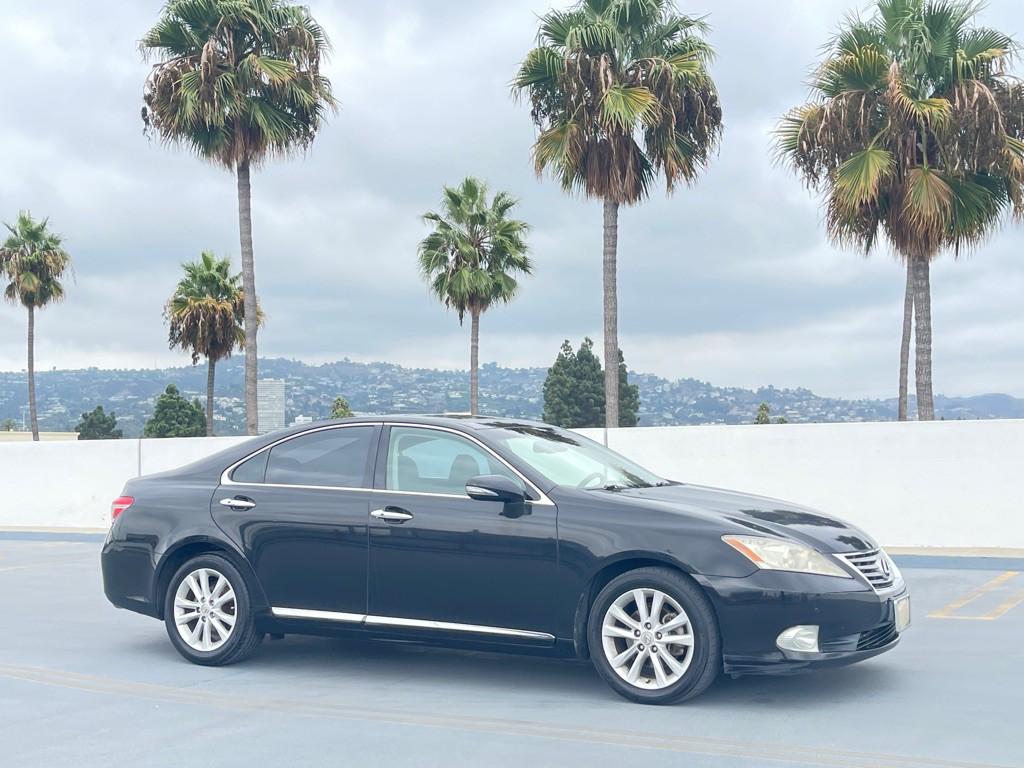 2011 Lexus ES Image 35