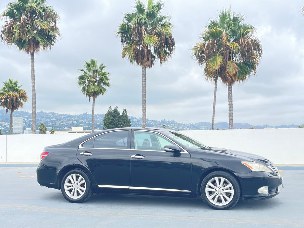 2011 Lexus ES Image 36