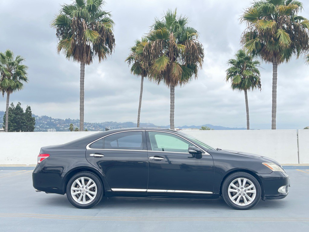 2011 Lexus ES Image 37