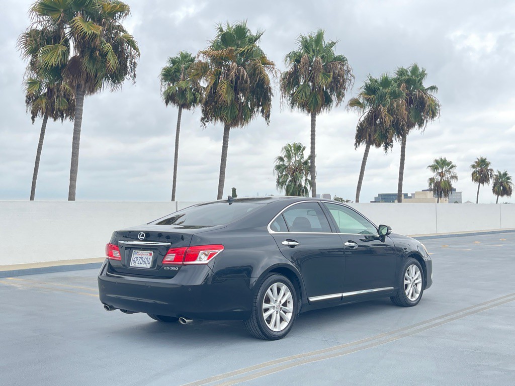 2011 Lexus ES Image 42
