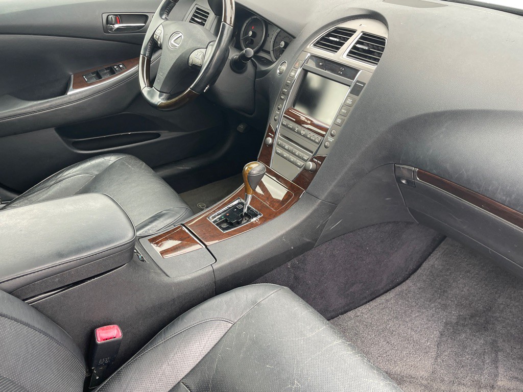 2011 Lexus ES Image 90