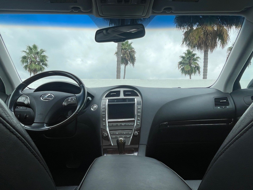 2011 Lexus ES Image 104