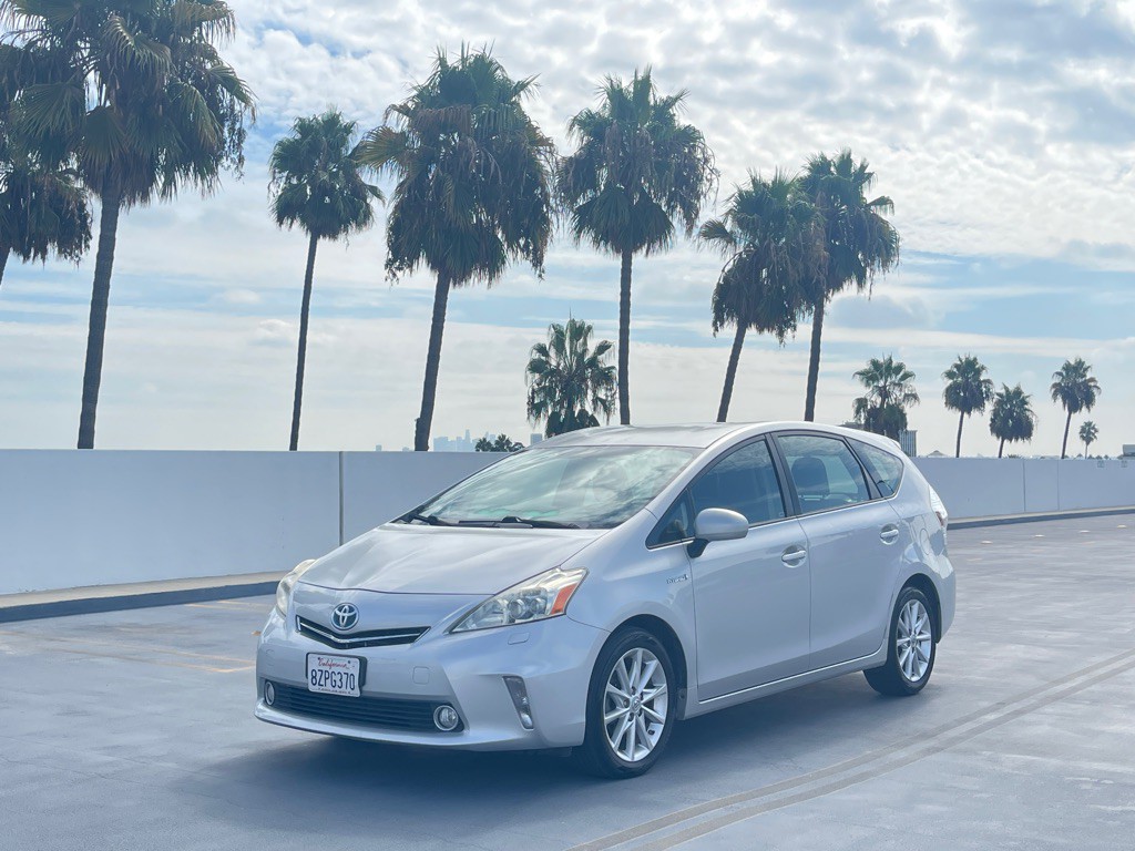 2013 Toyota Prius Image 3
