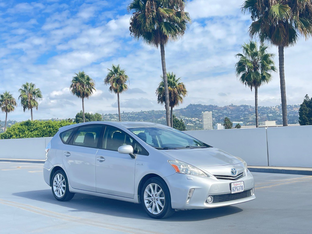 2013 Toyota Prius Image 4