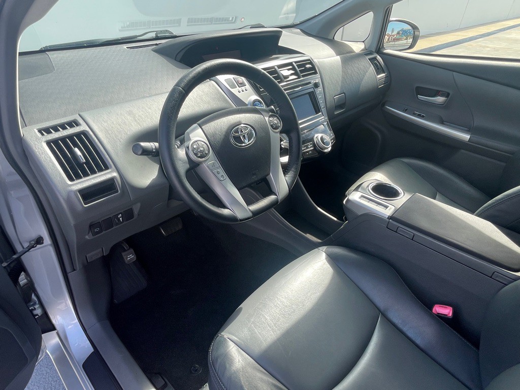 2013 Toyota Prius Image 5