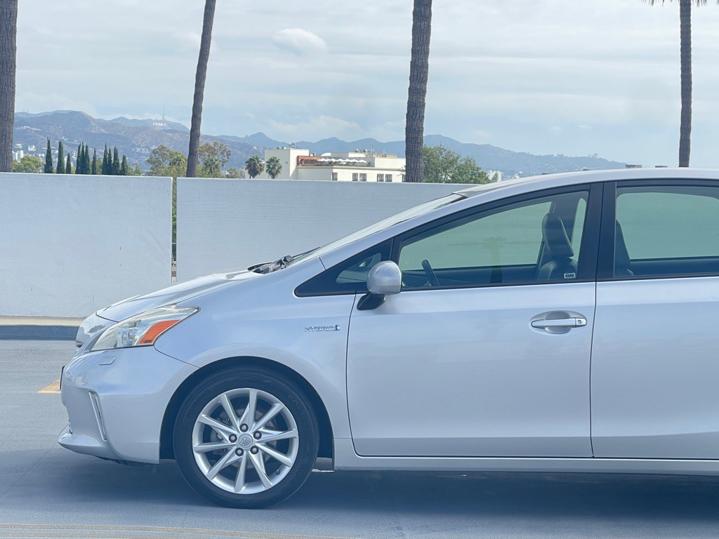 2013 Toyota Prius Image 7