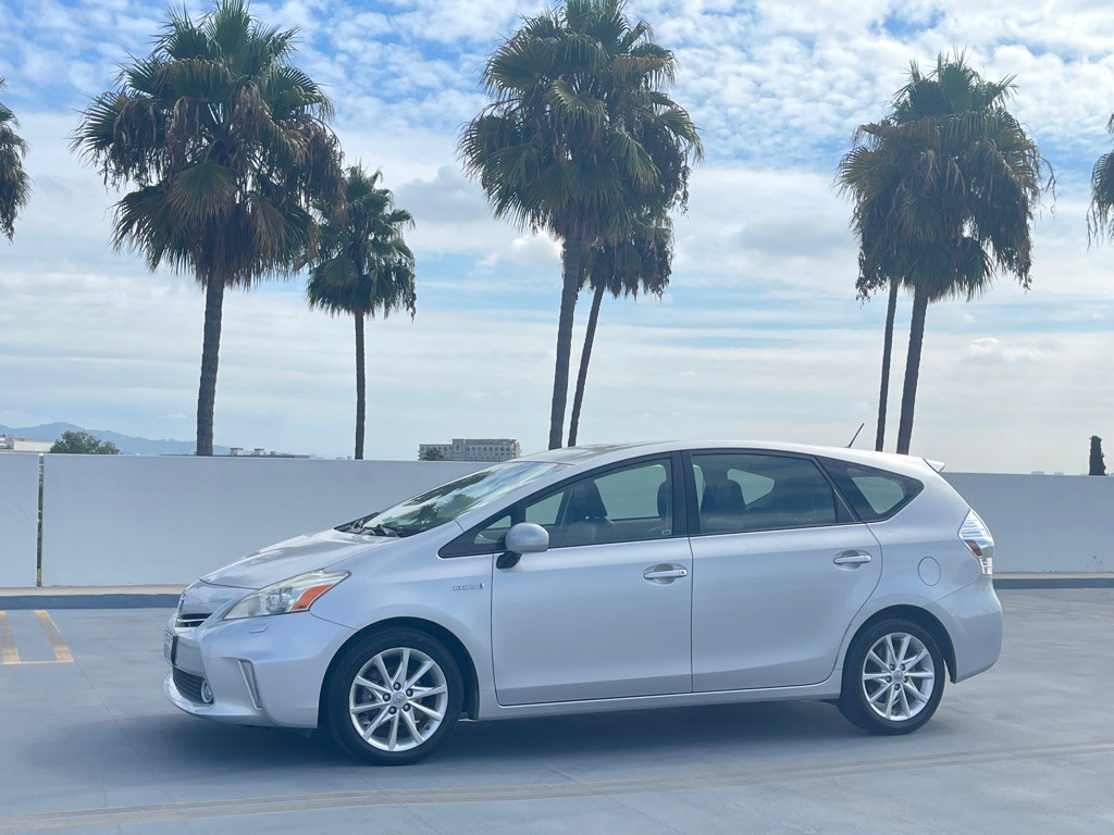 2013 Toyota Prius Image 19