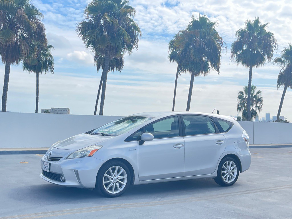 2013 Toyota Prius Image 20