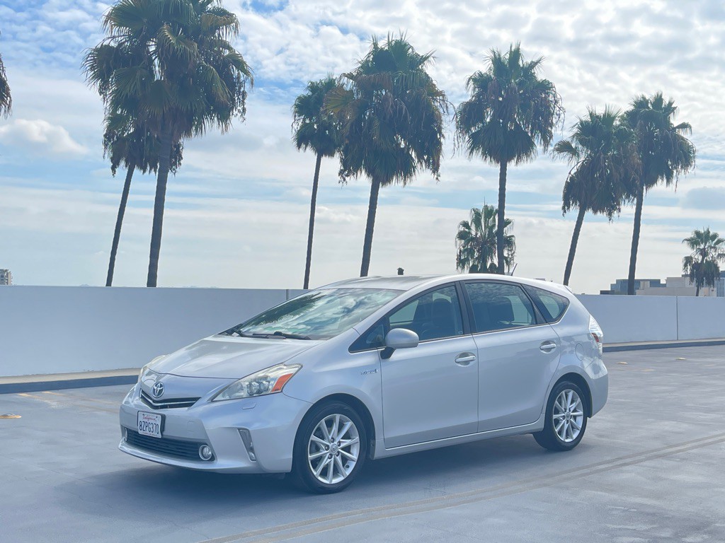2013 Toyota Prius Image 21