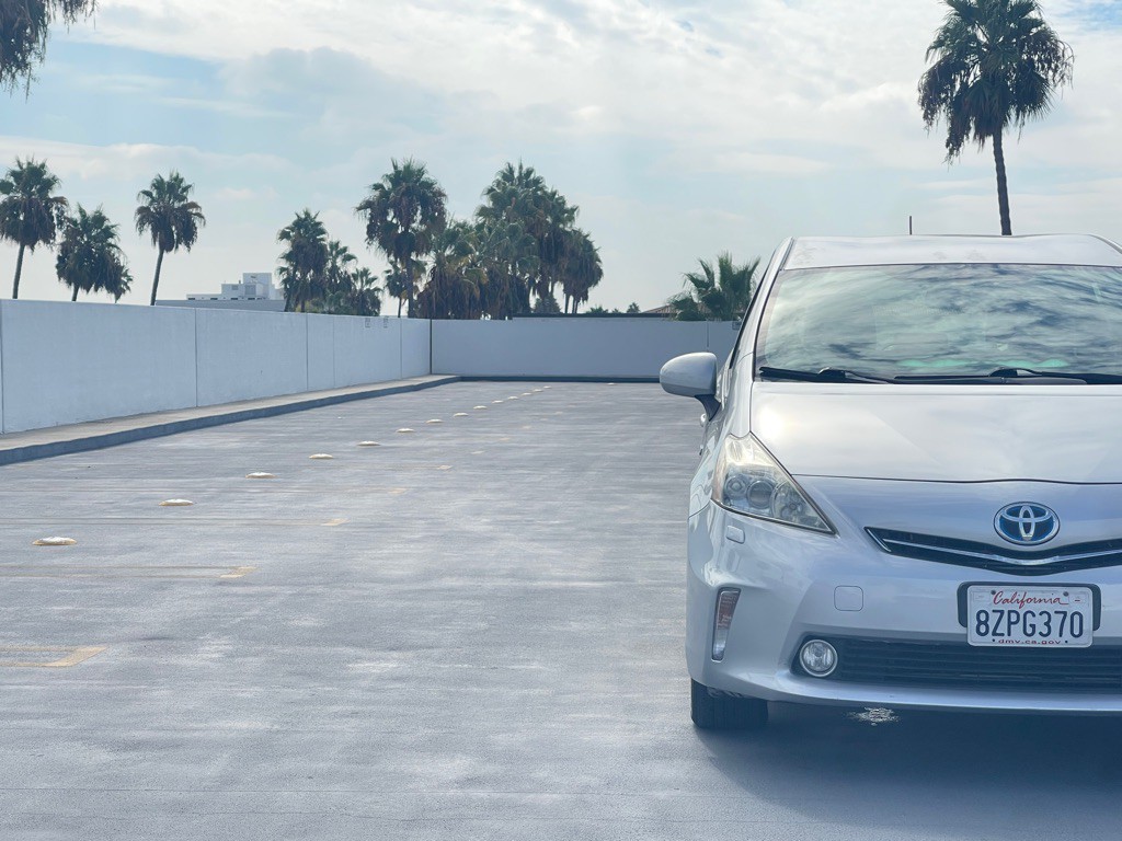 2013 Toyota Prius Image 25