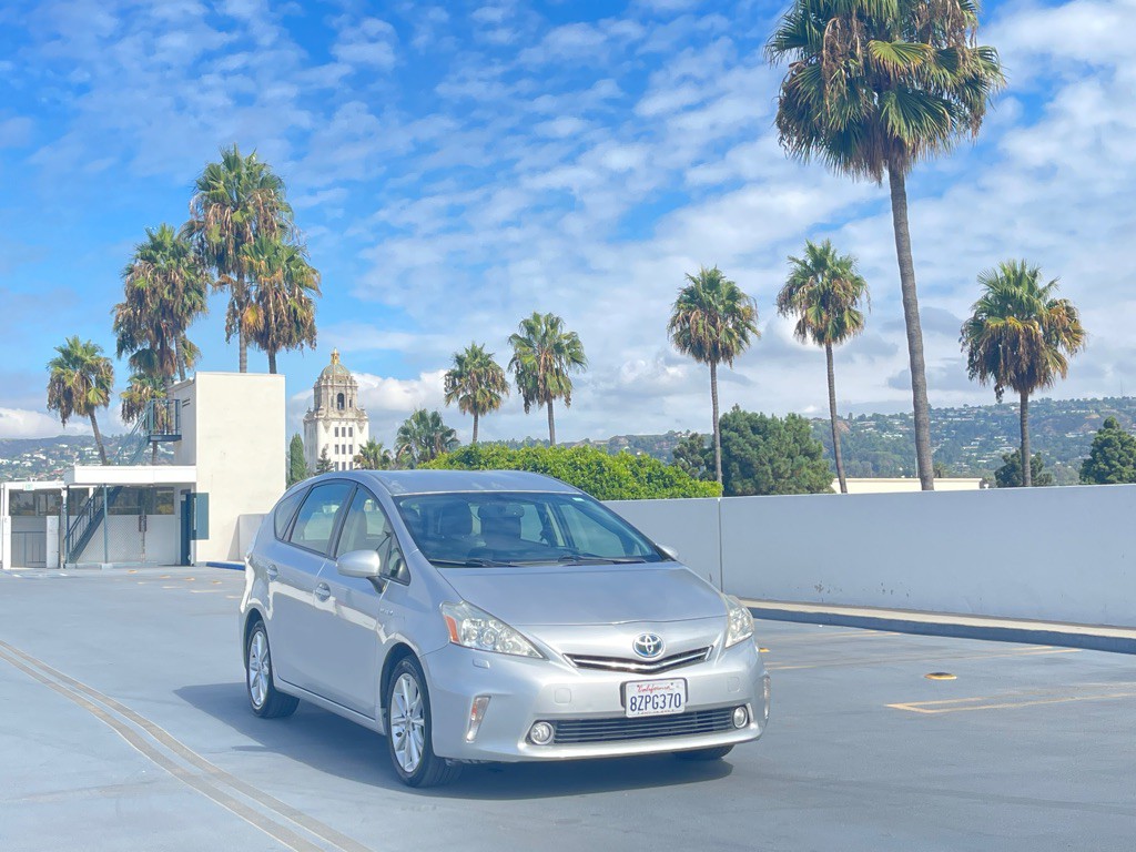 2013 Toyota Prius Image 32