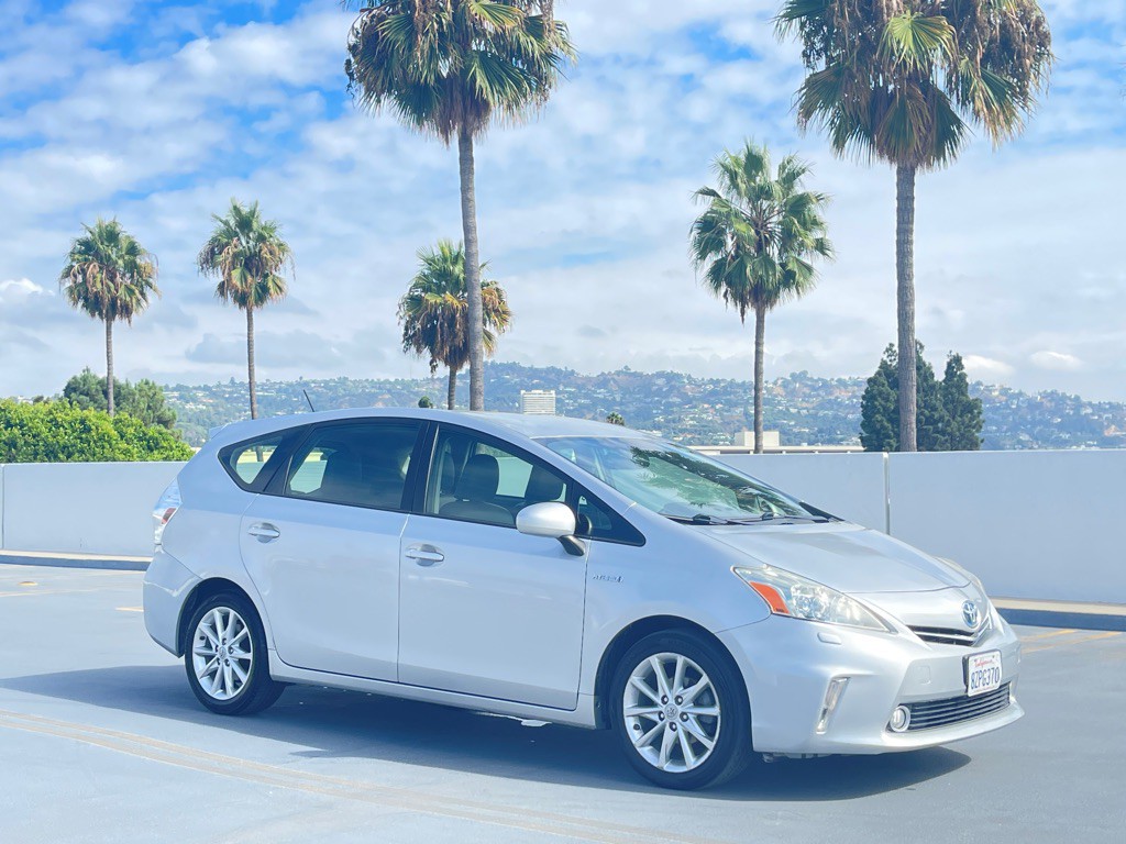 2013 Toyota Prius Image 34