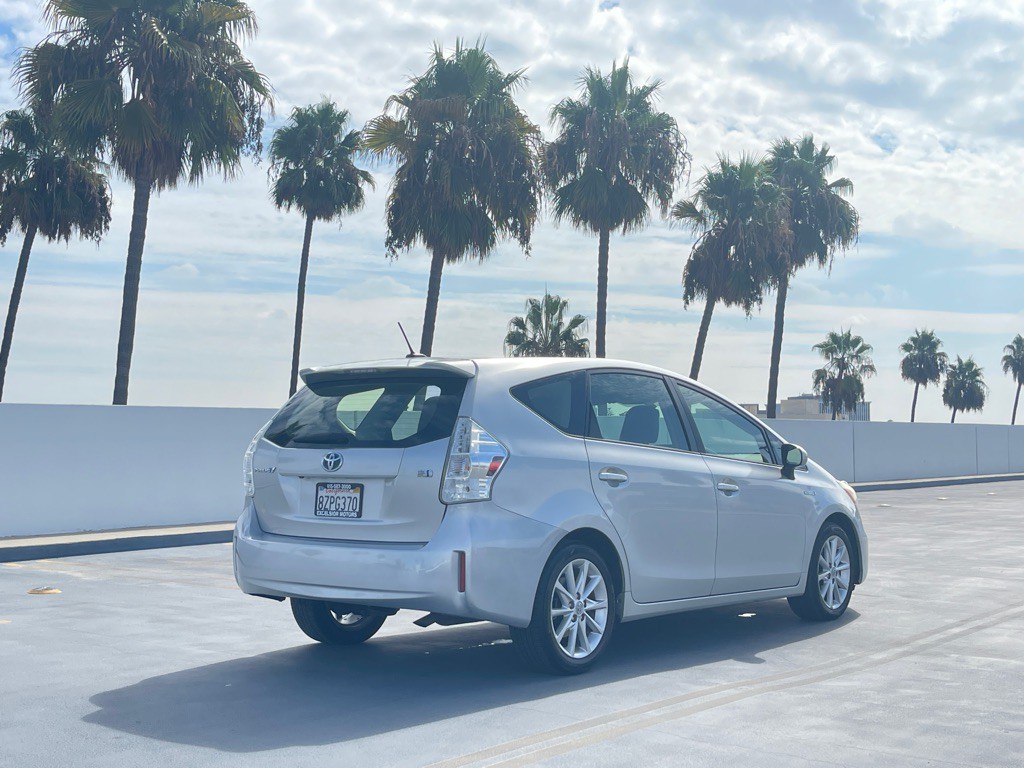 2013 Toyota Prius Image 42