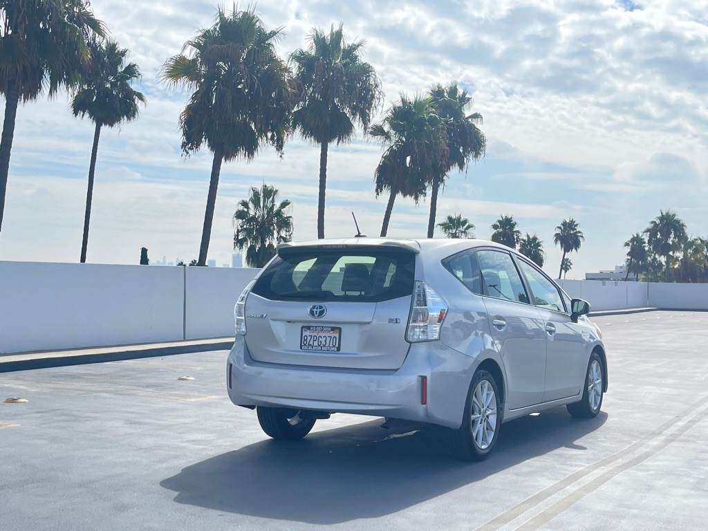 2013 Toyota Prius Image 43